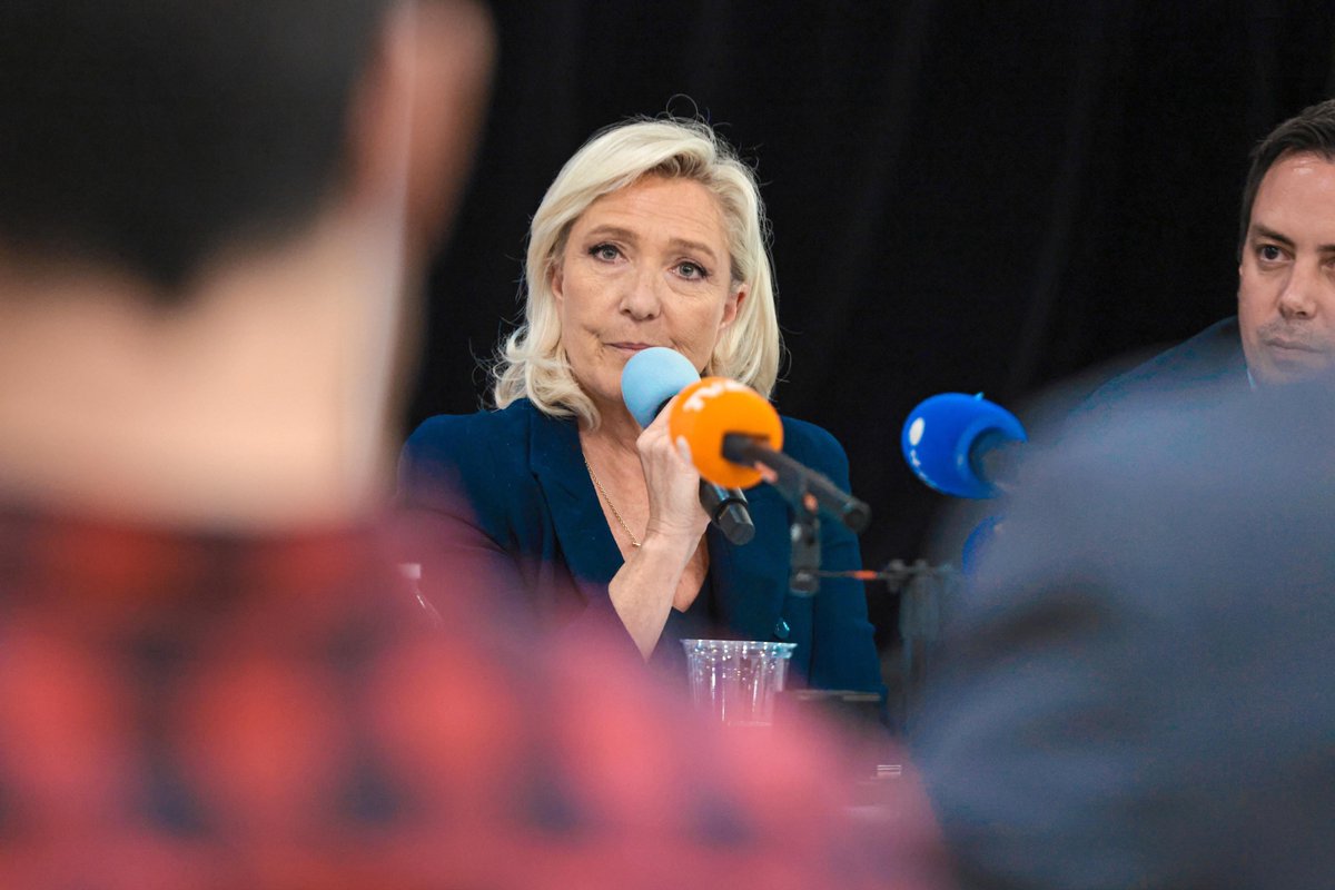 Marine Le Pen tweet media