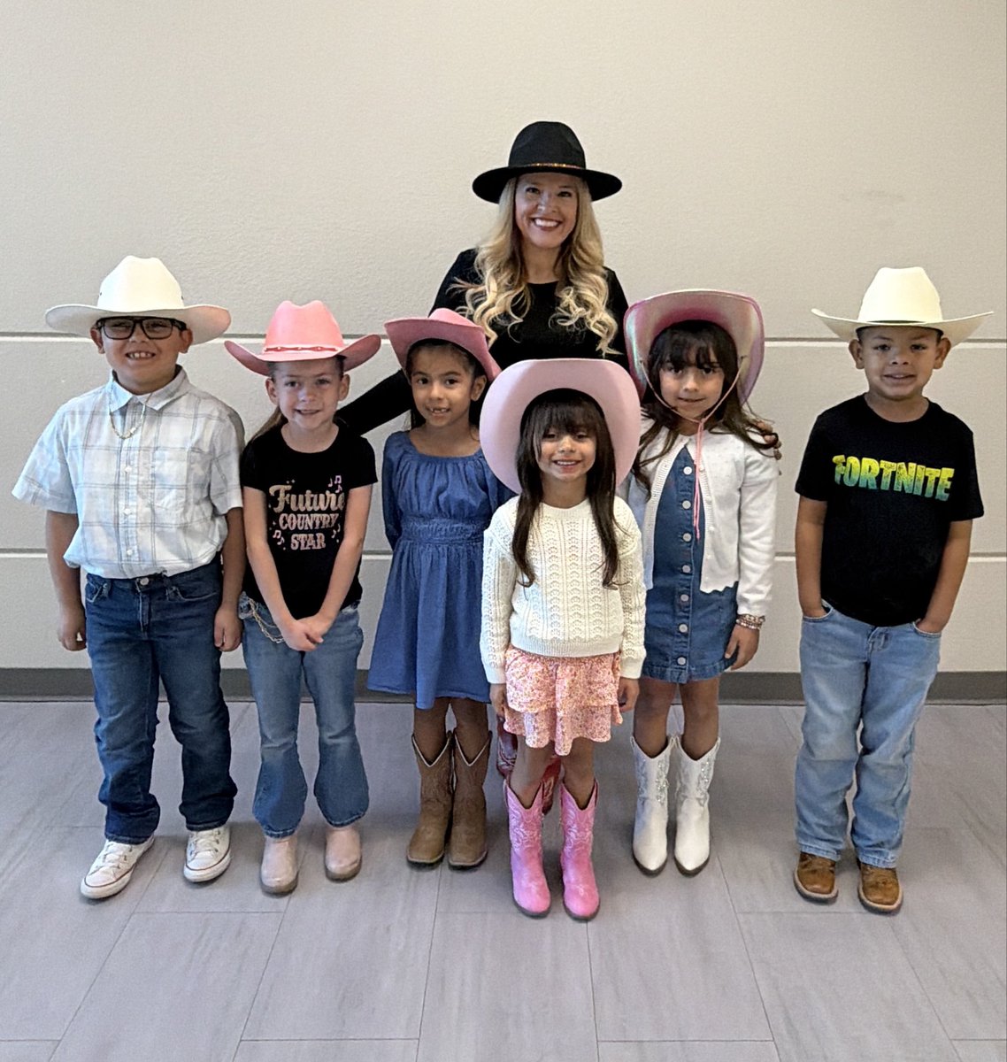 JNieto_CTES's tweet photo. Closing out Read Across America Week the Western way! 🤠📚 Cowboy hats and a classroom full of readers. #CTEHeartAtWork https://t.co/vPQyO7To1j