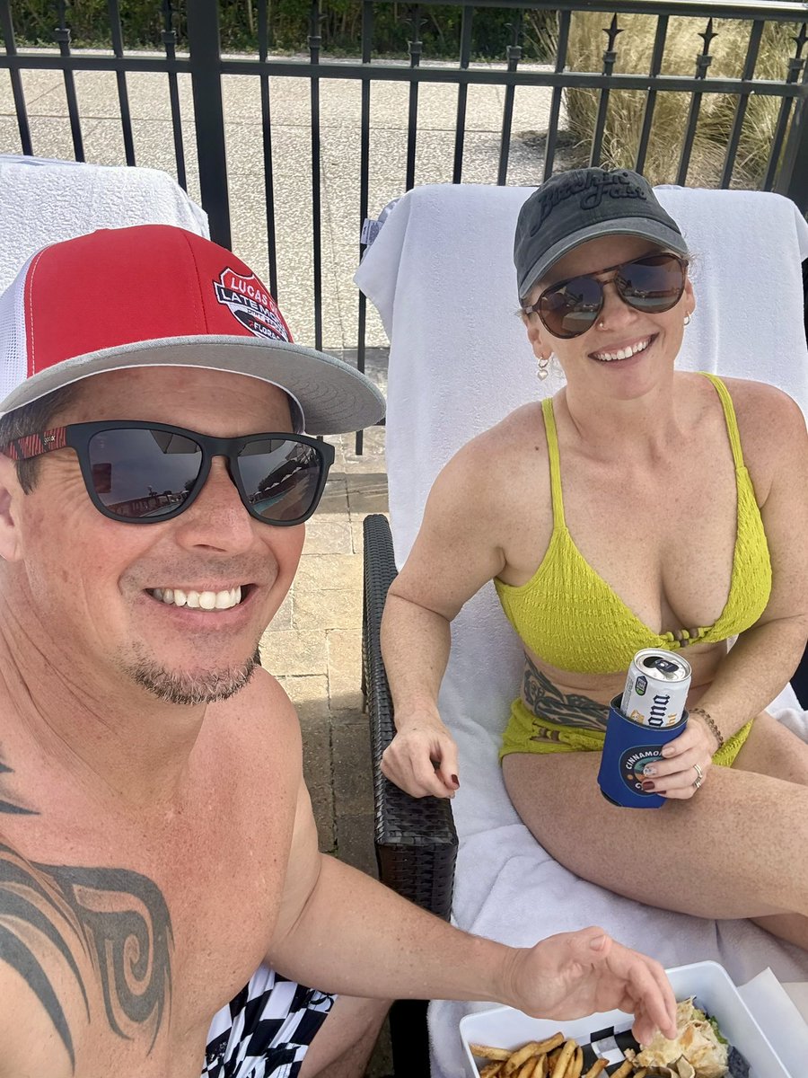 RealBenShelton's tweet photo. Speedweeks lunch breaks > than all. #TwoDaysToGo #Speedweeks2026 #Jekyllisland https://t.co/7wZlSmlzrJ