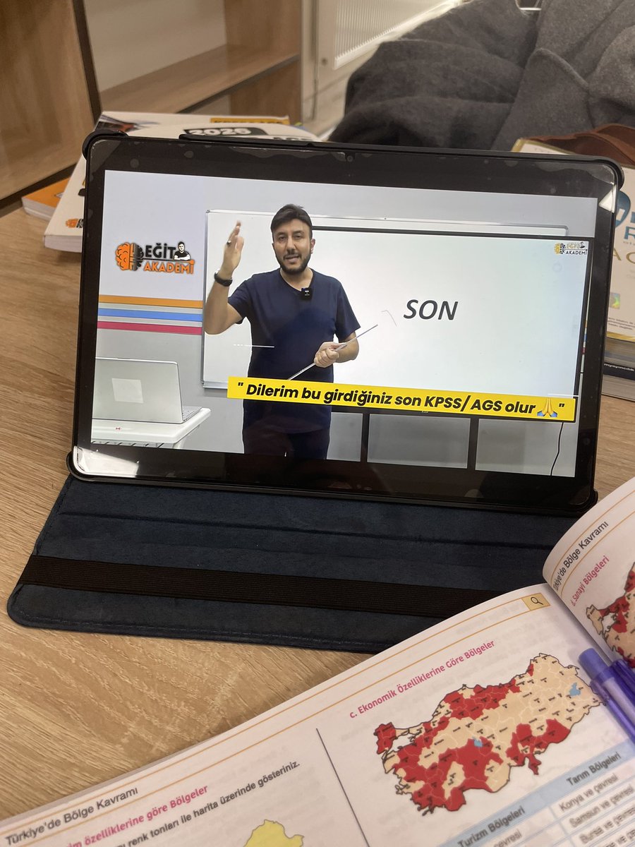 ssilaa_33's tweet photo. Coğrafya bitti umarım seneye bu zamanlar Akdeniz şarkısıyla sizi etiketlerim hocam 🥹 https://t.co/UIdJh9PmzC