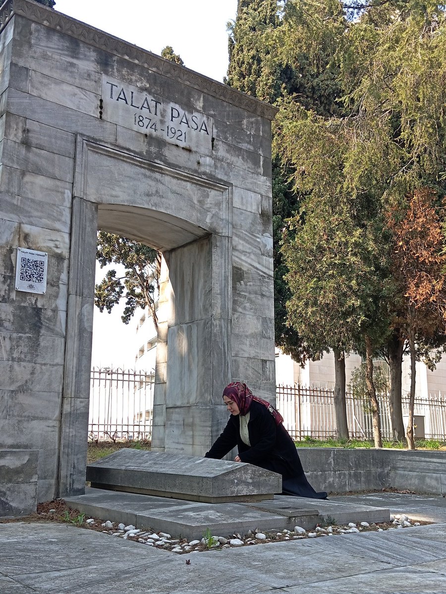 hilacivert's tweet photo. Paşa'm, şu tehcir işini bir daha anlatsana. https://t.co/dsZ75uClW7