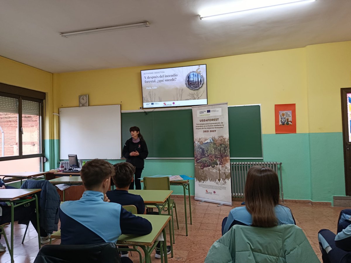 naturalezacyl's tweet image. La actividad formativa y de sensibilización del #CDF es continua. Esta vez hemos estado en el Colegio Amor de Dios de Toro #Zamora, con 80 estudiantes de ESO en varios talleres de #EducaciónForestal para prevención de #IIFF con el proyecto europeo #USE4FOREST