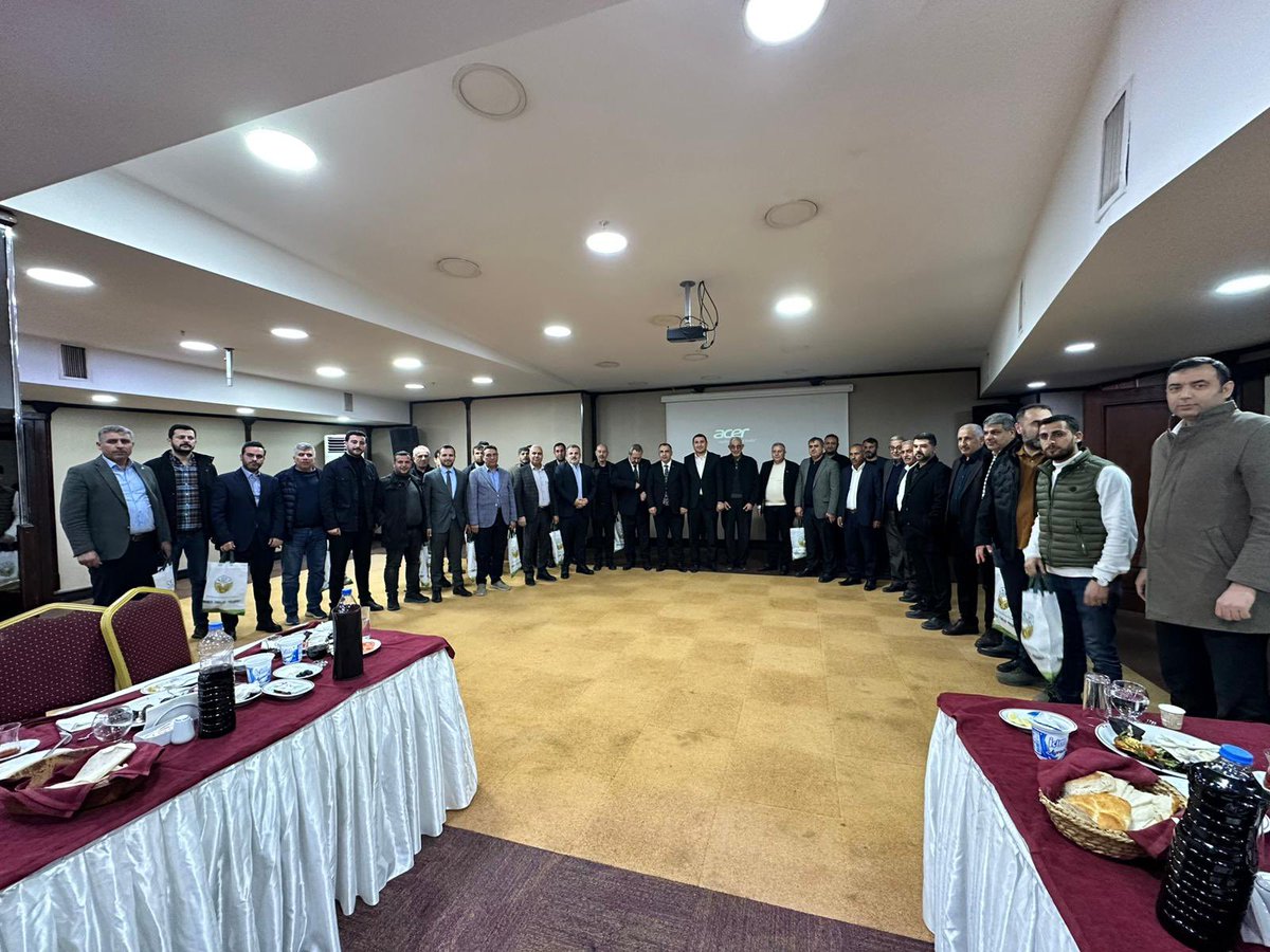 baruttohum's tweet photo. Şanlıurfa Ticaret Borsası Başkanı Mehmet Kaya, AK Parti MKYK Üyesi Mehmet Ali Kurt, Şanlıurfa Ziraat Mühendisleri Odası Başkanı Mehmet Süzen, GAPTAEM yöneticileri,
VakıfBank Bölge Müdürü ve değerli iş ortaklarımız çiftçilerimizin katılımıyla iftar programımızı gerçekleştirdik. https://t.co/APiFpRZCYF