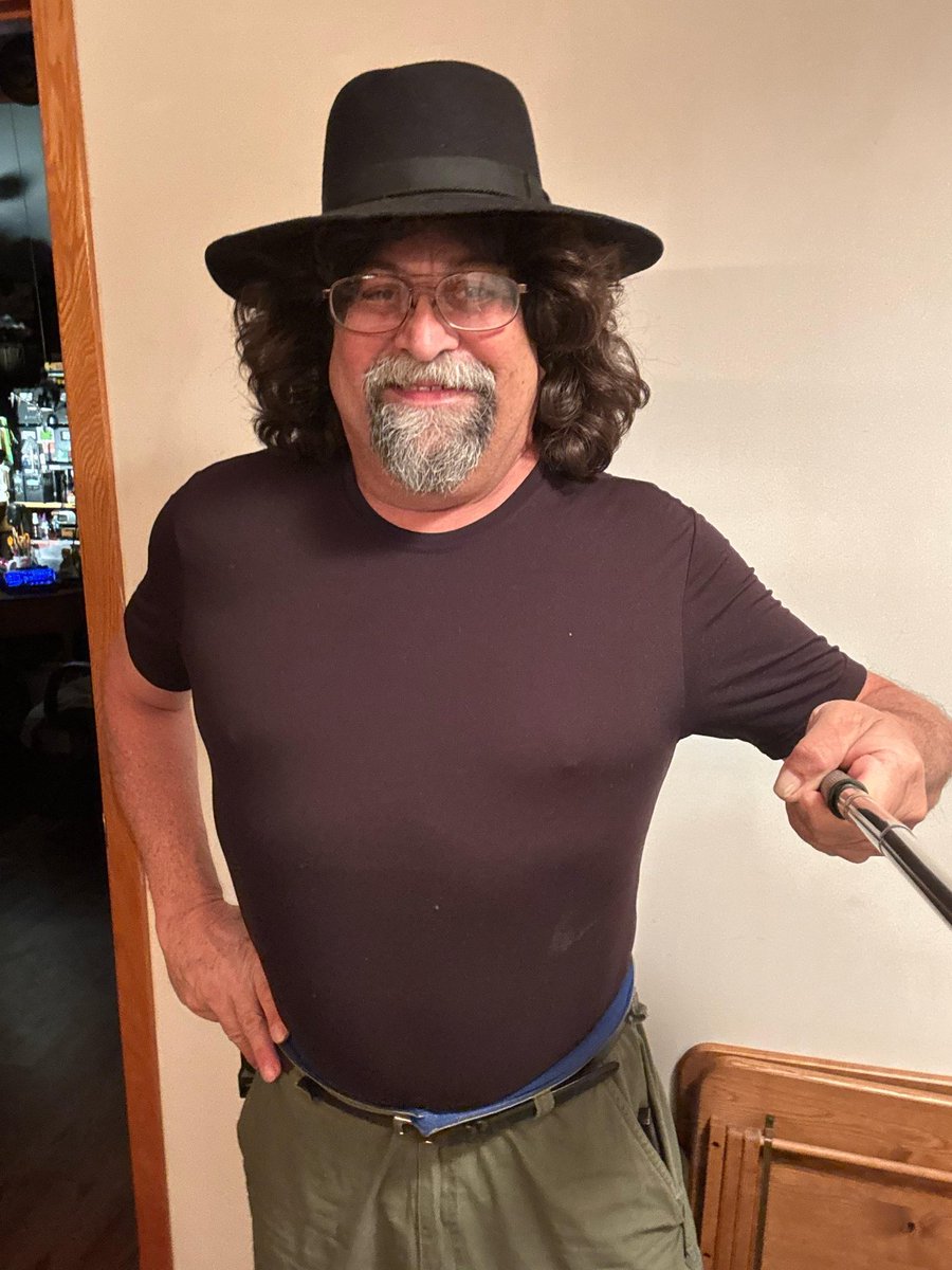 JohnWilliakv's tweet photo. Thank God is Friday https://t.co/8FINmSirku