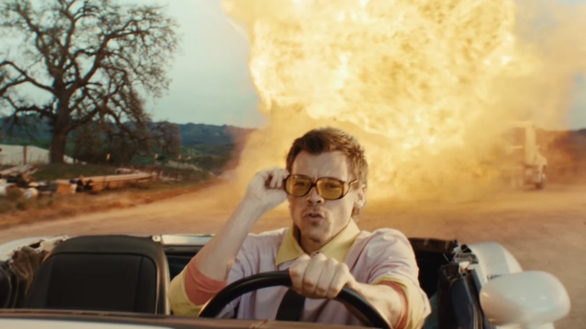 PERFEIÇÃO! Harry Styles enterra os básicos e entrega tudo em clipe de American Girls, seu novo single.