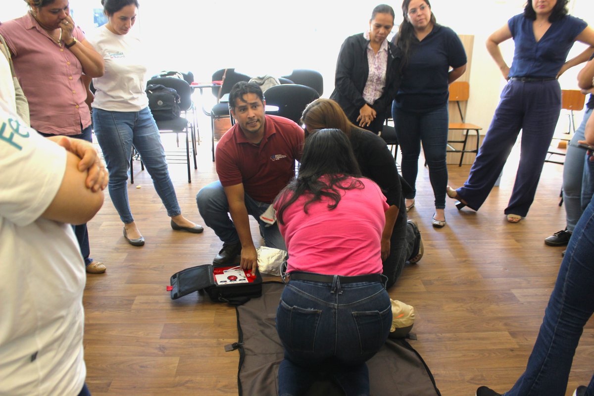 MINNAParaguay's tweet photo. 🚨 Funcionarios de Atención Directa de los Programas #SemillasDeFuturo y #ProgramaAbrazo del MINNA, participaron del Curso de Formación Integral en Gestión de Riesgos y Primeros Auxilios, promovido por la Dirección de Gestión de Riesgos y la cooperación del @msaludpy. https://t.co/fZpSEm4ayf