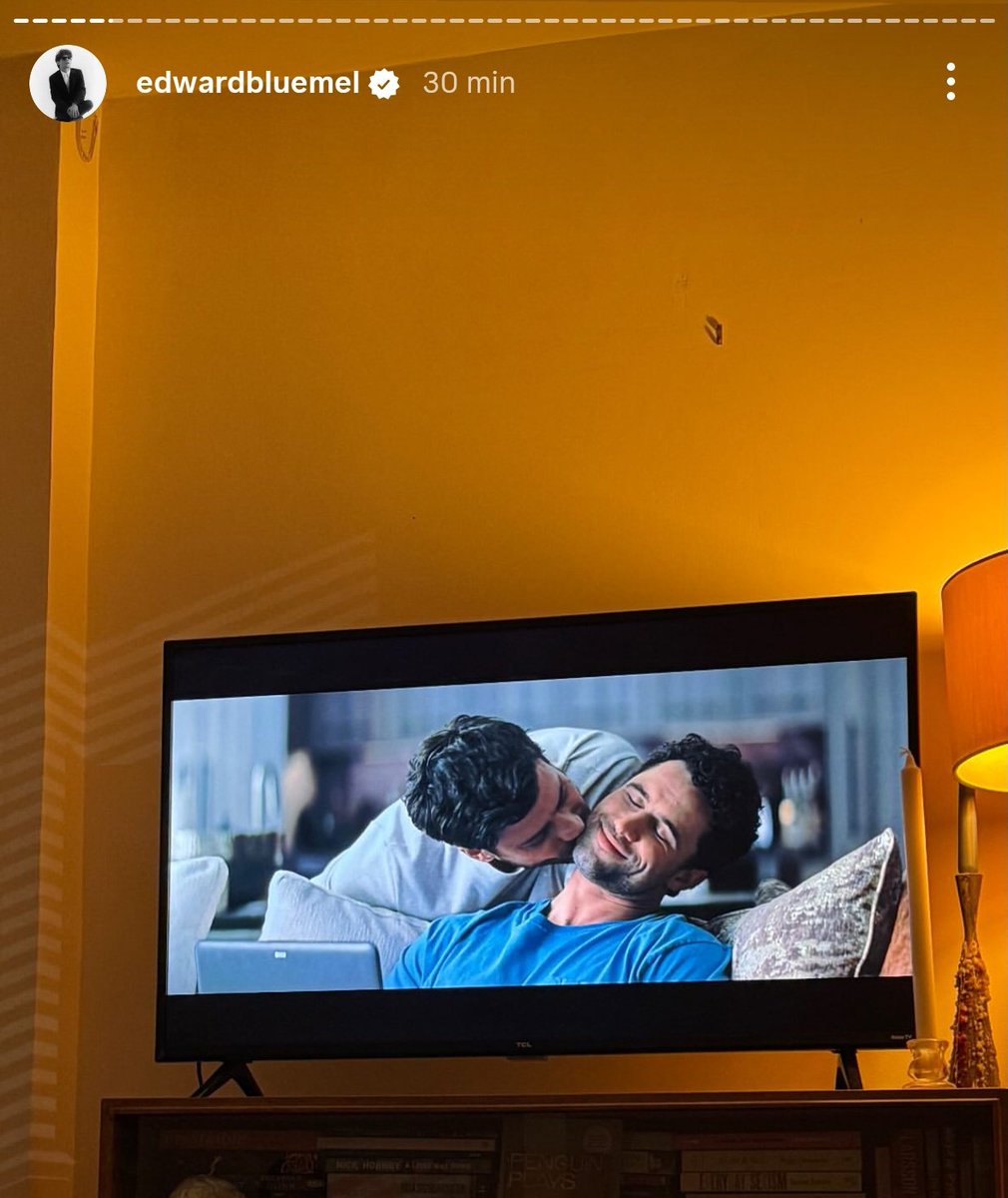 Edward Bluemel che guarda Heated Rivalrly lui ha detto mi avete tolto My Lady Jane e io mi prendo un'altra Jane