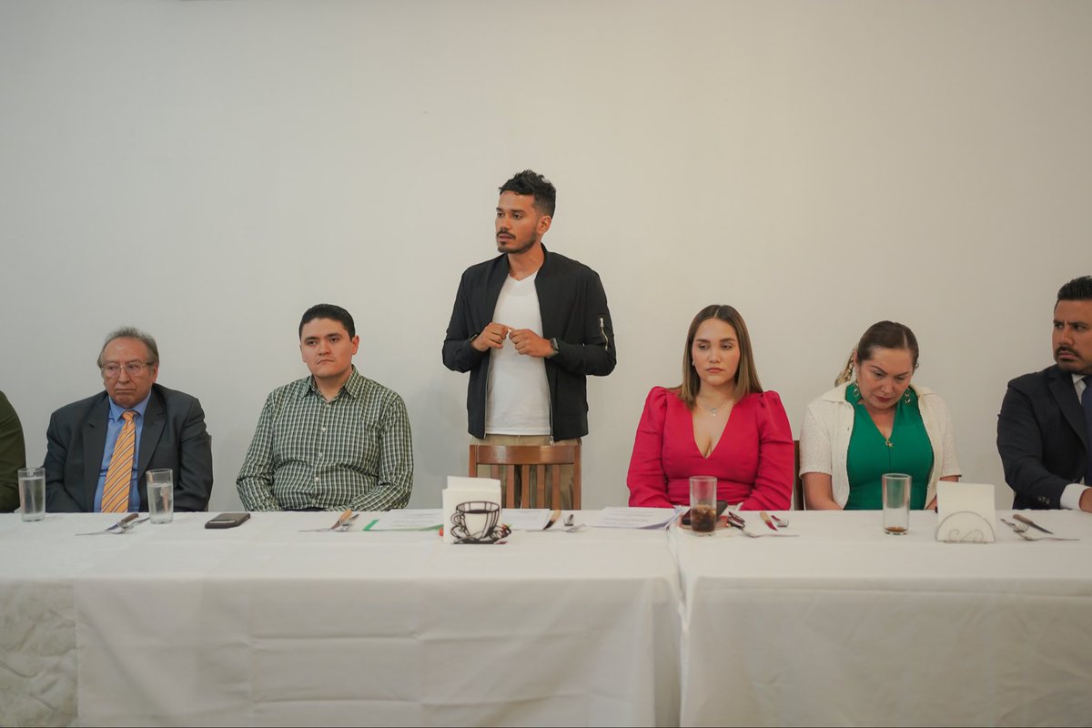 Reynaldo_EE's tweet photo. Ayer recibí mi acreditación como Coordinador de Activismo Político en el municipio de Xalapa del Partido Verde Ecologista de México en Veracruz.
Agradezco al Mtro. Javier Herrera Borunda por la confianza conferida y por permitirme formar parte de este esfuerzo político. https://t.co/5pljIZH7S6