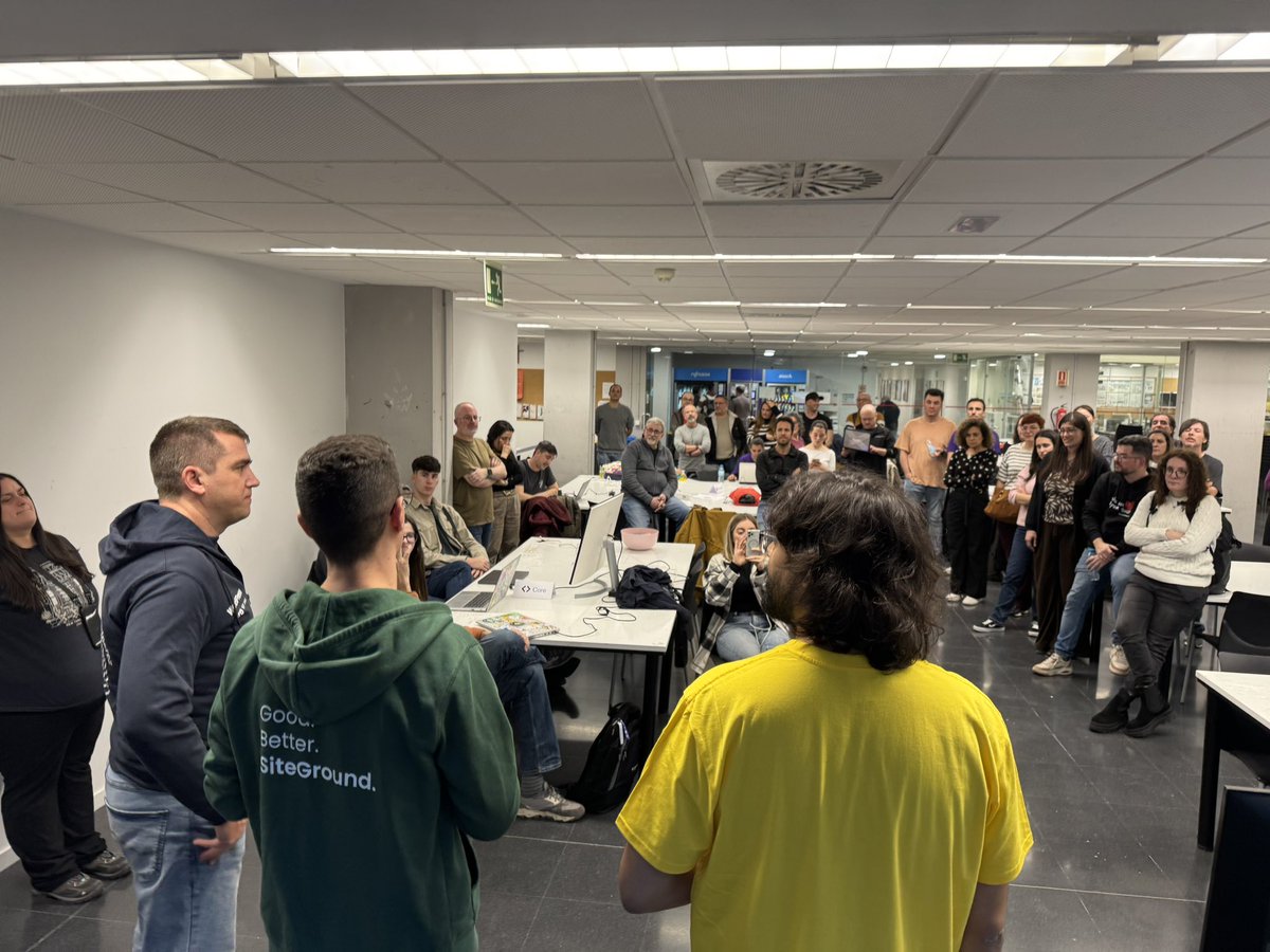 Pablo Moratinos 🦊 tweet media