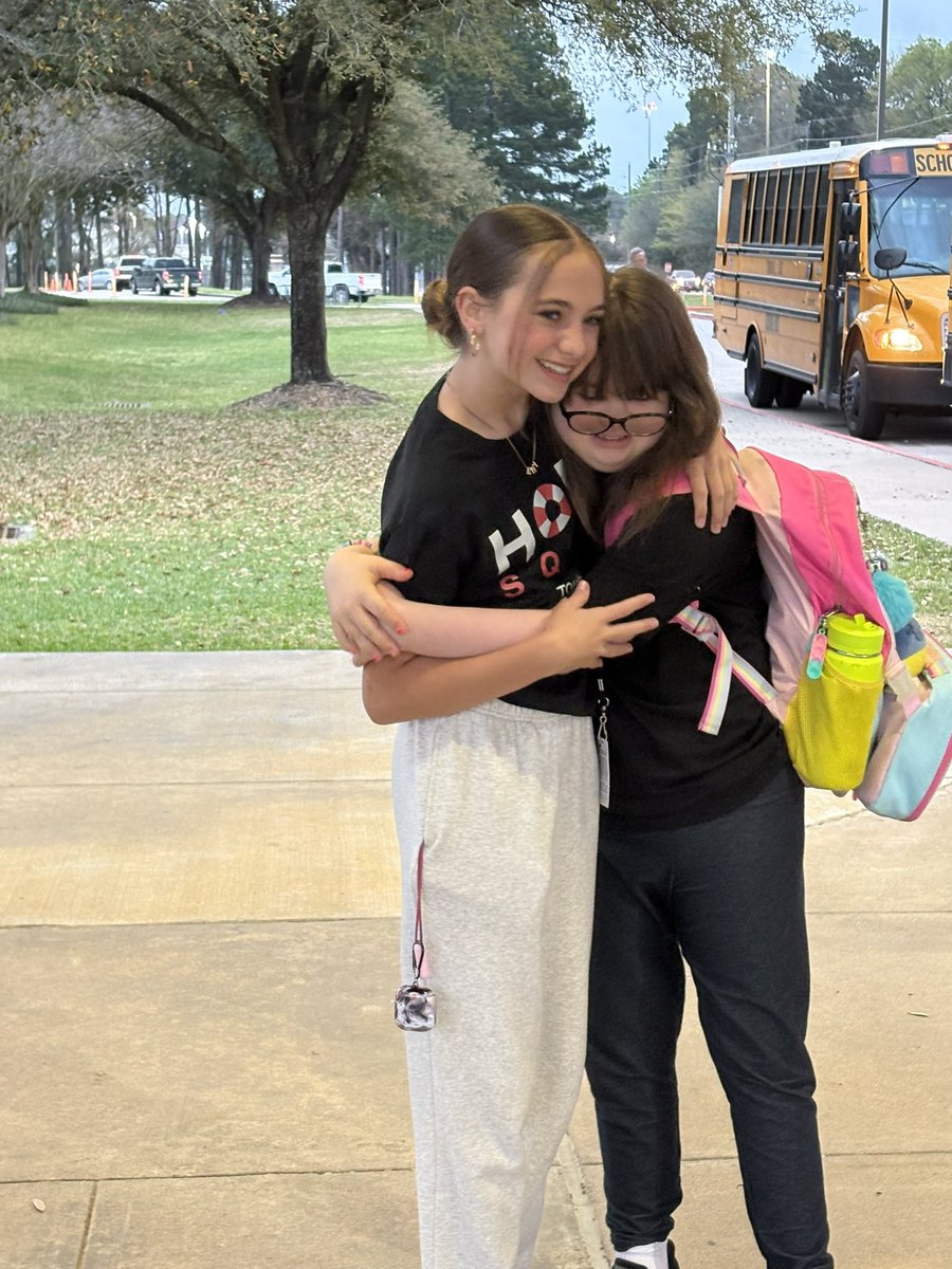 TISDWWJHS's tweet photo. Our Hope Squad was out bright and early this morning at drop-off, greeting students with smiles, encouragement, and kindness. Their mission is simple but powerful—making sure every student knows they are seen, valued, and never alone. #hopesquad #BECATS @TomballISD https://t.co/7PmdEXNuT5