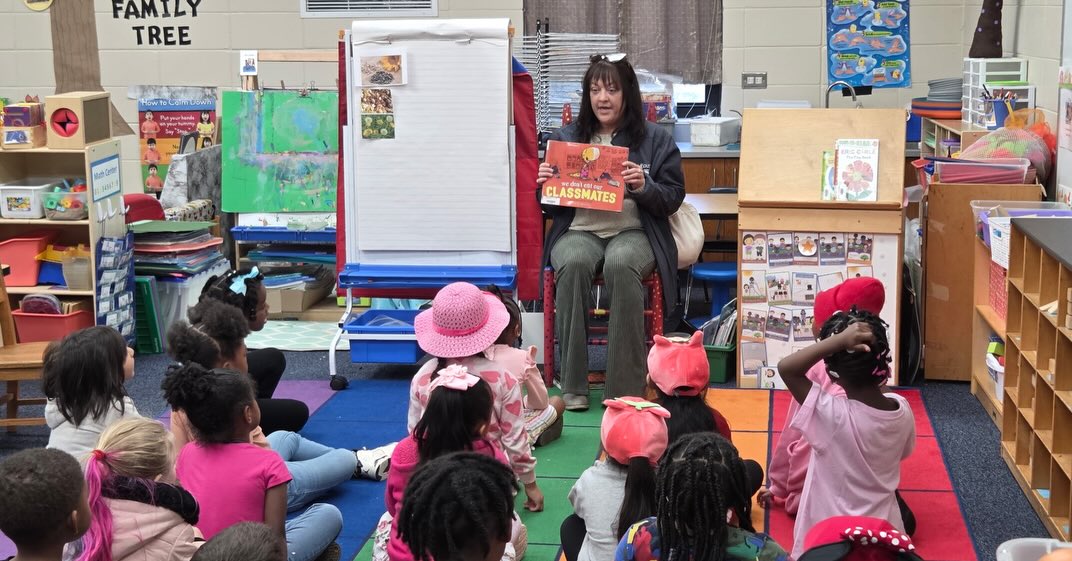 MidSouthCFCU's tweet photo. We had a great time visiting local schools this week to celebrate Read Across America! 📚

Encouraging a love of reading in the next generation is always a story worth sharing. ❤️ #MidSouthCommunityFCU https://t.co/FTuLZzGBhw