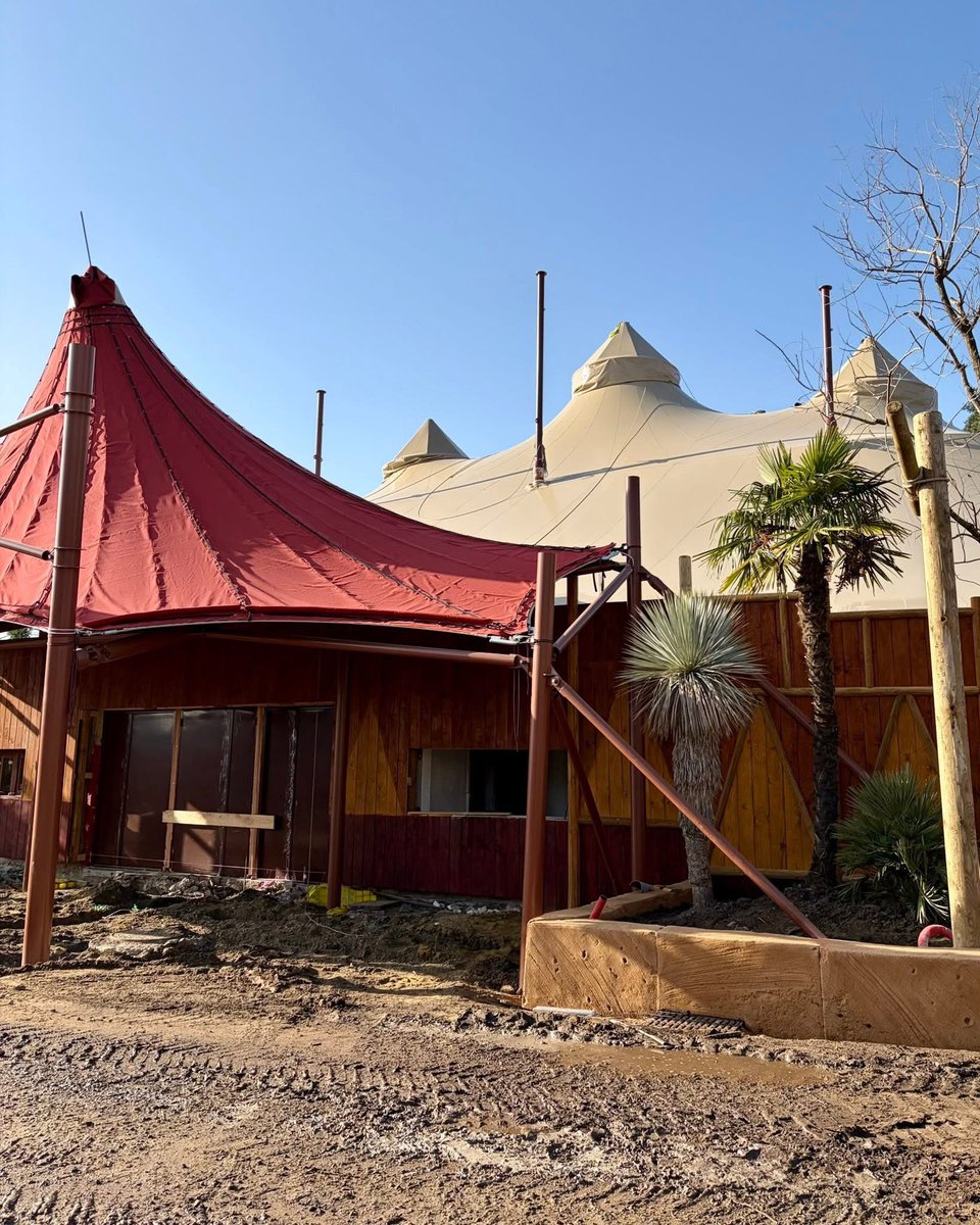 DimensionParcs's tweet photo. Premiers aperçus de la rethématisation égyptienne de l’Oxygénarium (photos 1 et 2), des Chaises Volantes (photo 3), et du Cirque (photo 4) au @ParcAsterix. 🌾 https://t.co/MluFLgXJN6
