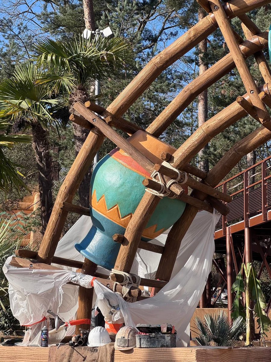 DimensionParcs's tweet photo. Premiers aperçus de la rethématisation égyptienne de l’Oxygénarium (photos 1 et 2), des Chaises Volantes (photo 3), et du Cirque (photo 4) au @ParcAsterix. 🌾 https://t.co/MluFLgXJN6