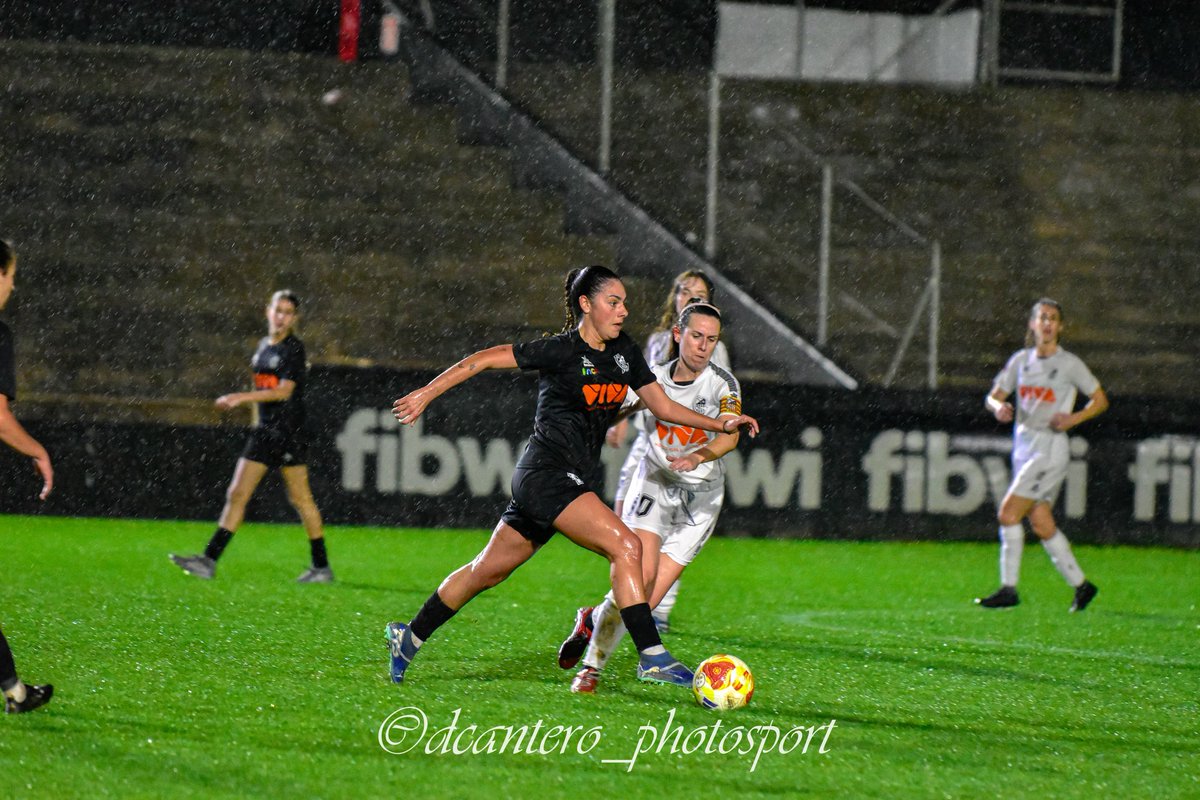 📸 💜⚽️Imatges del partit històric d’ahir amb jugadors i jugadores dels Terceres femení i masculí 🤍🖤

By: David Cantero

#CreixemAmbTu
