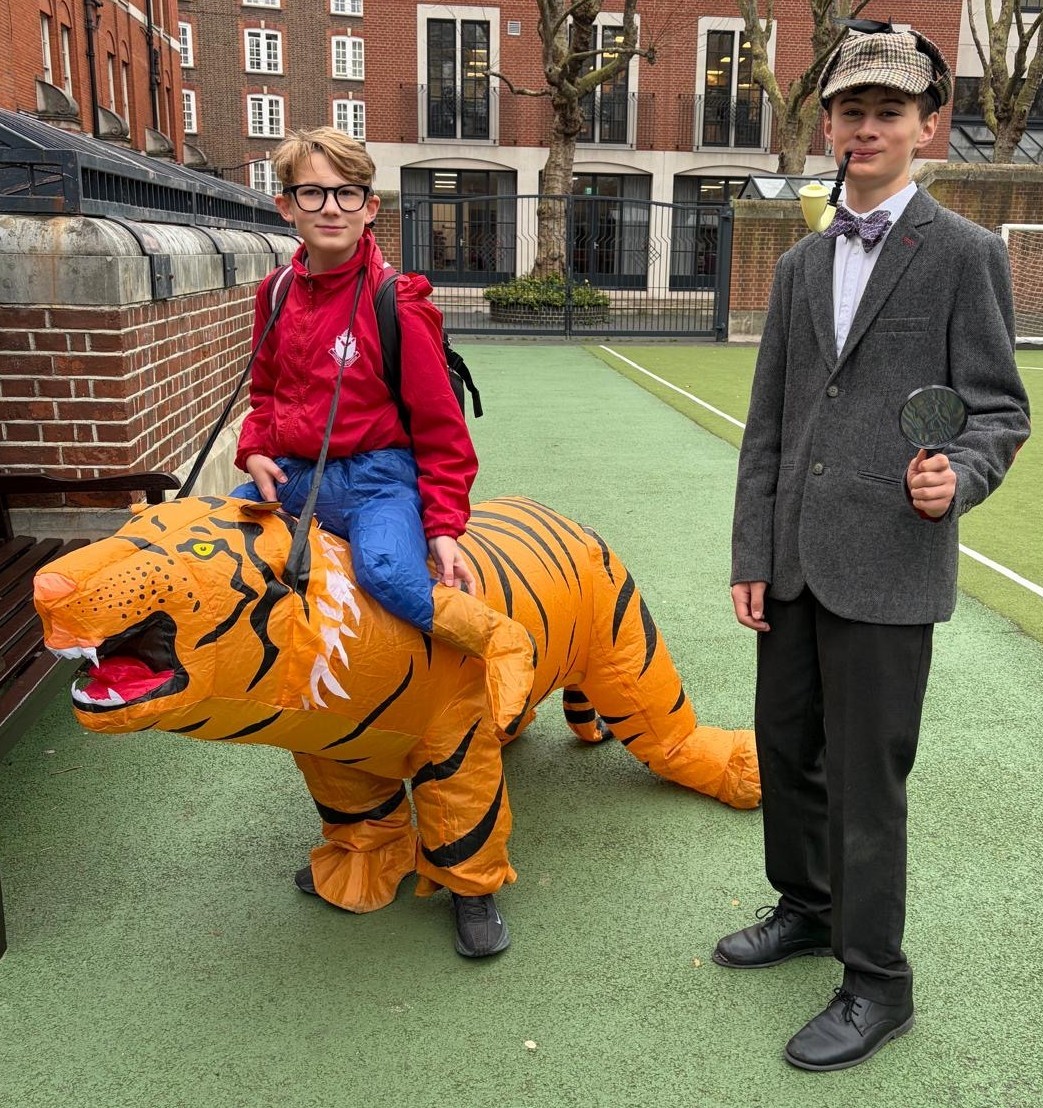 𝘞𝘰𝘯𝘥𝘦𝘳𝘧𝘶𝘭 𝘤𝘰𝘴𝘵𝘶𝘮𝘦𝘴 𝘧𝘰𝘳 𝘢 𝘧𝘢𝘯𝘵𝘢𝘴𝘵𝘪𝘤 𝘤𝘢𝘶𝘴𝘦!
Pre-Prep and Prep boys dressed up as their favourite book characters for World Book Day, raising money for Eye Hope.
#westminstercathedralchoirschool #worldbookday2026