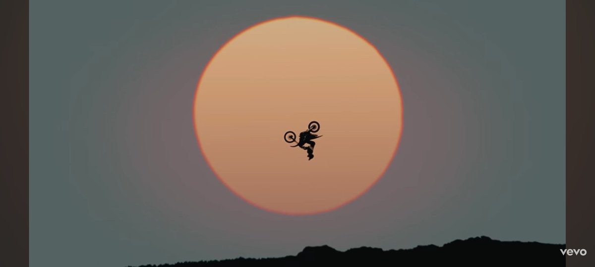 María 🌙 tweet media