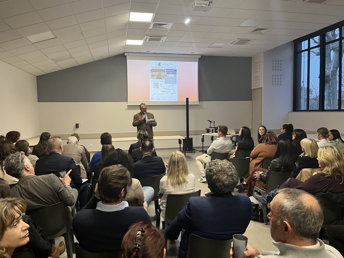 dsden26's tweet photo. Très belle soirée du CLEE Sud Drôme à Saint-Paul-Trois-Châteaux : « Nos élèves d’aujourd’hui sont vos collaborateurs de demain ». Échanges sur génération Z, inclusion et accès à l’emploi.
Prochain rendez-vous : colloque école-entreprises le 26 mars à Alixan. https://t.co/RKE1J6QFf9