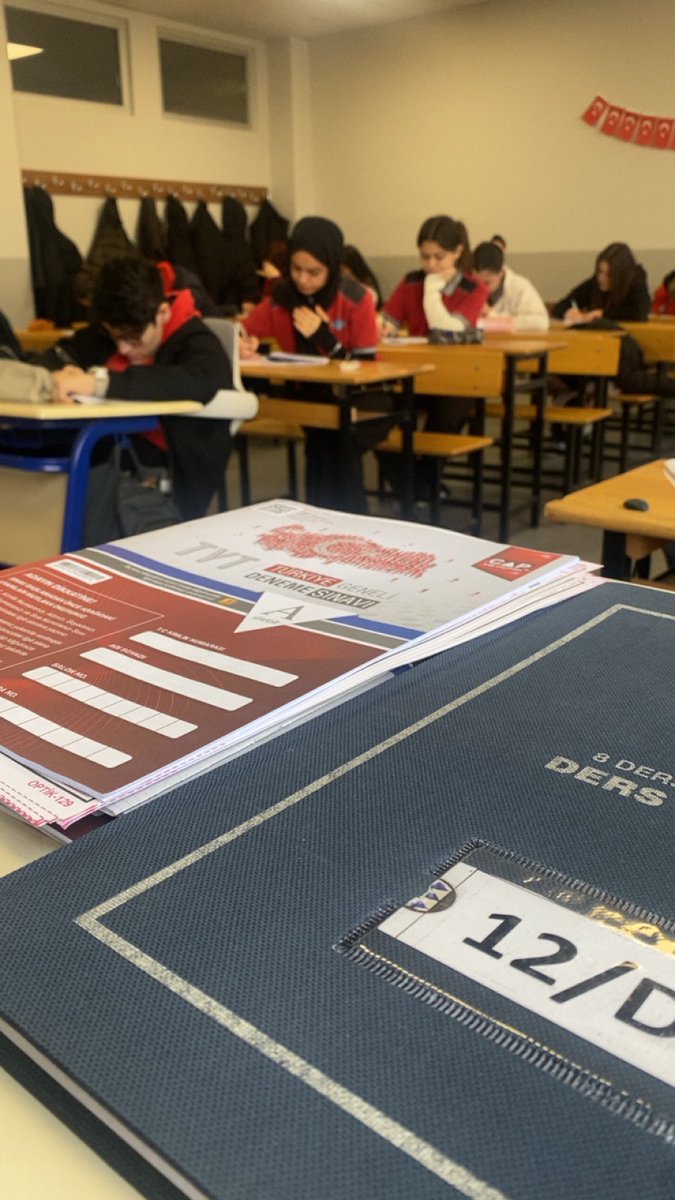 aleyynakevser's tweet photo. staj neşesi bacım https://t.co/KoDSrRhS1Q