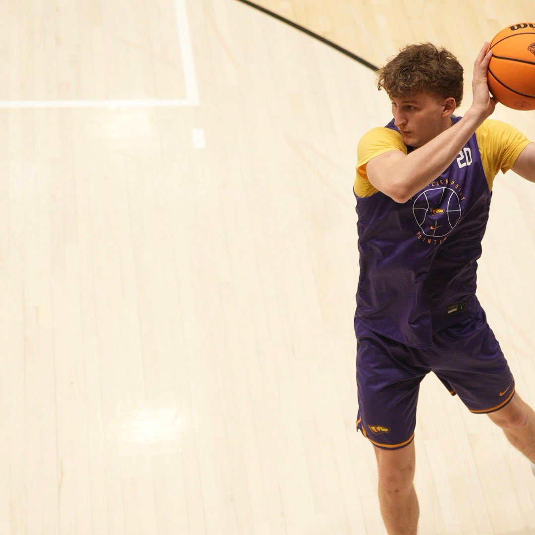 UW-Stevens Point Men’s Basketball🏀 tweet media