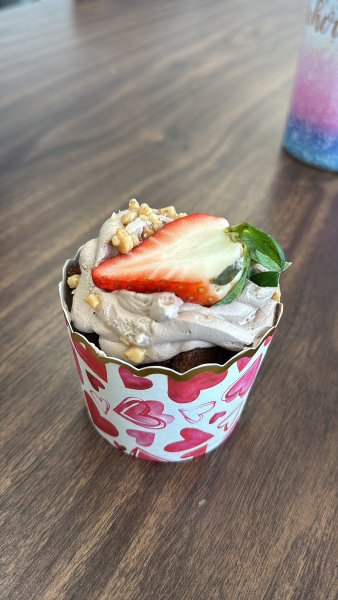 Love our CFE cafeteria staff! They are the best! Mrs. Christina gave me a beautiful dessert today and it was the highlight of my Friday! ❤️