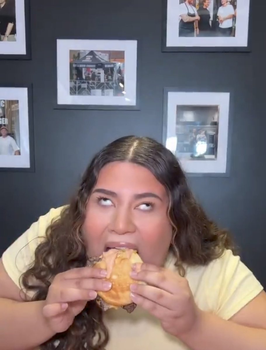 Meteorito inversor 🤡🚀 tweet media