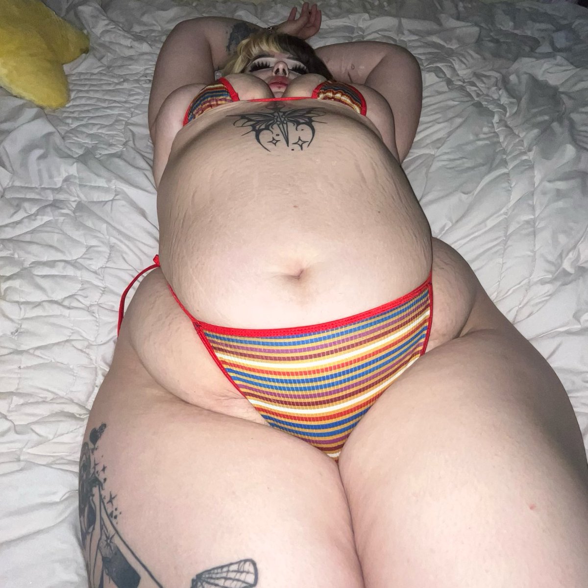 KatTheKunt's tweet photo. Fat girls in bikinis💕 https://t.co/oWV4girh9W