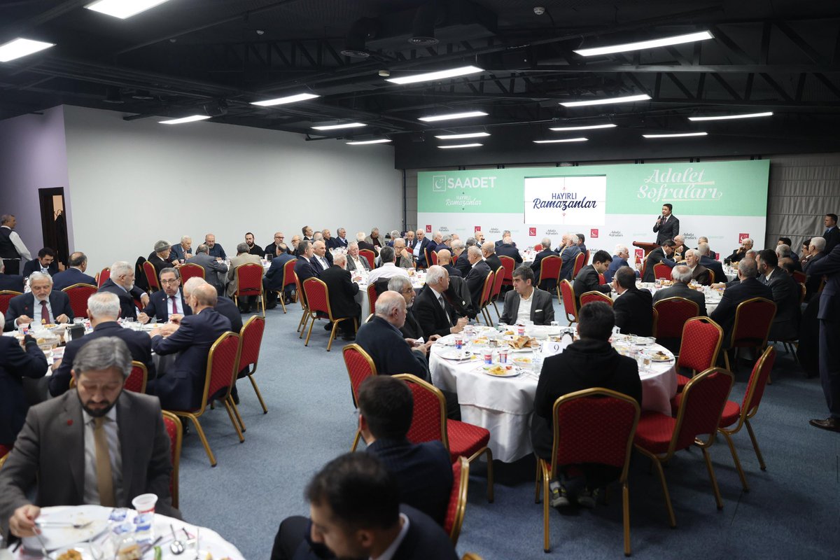 i_muftuoglu's tweet photo. Milli Görüş davamızın farklı dönemlerinde milletimize hizmet etmiş kıymetli milletvekillerimiz ve belediye başkanlarımız ile iftar sofrasında bir araya geldik. Bu güzel buluşmaya ev sahipliği yapan Mahmut Arıkan’a teşekkür ediyorum. Rabbim birlik ve beraberliğimizi daim eylesin. https://t.co/folmNv87Dr