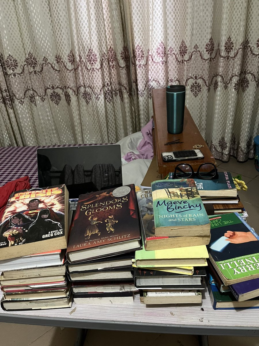 LeenieCeorl_'s tweet photo. In the world of classed women who don’t indulge in piracy, I am one of them (lie). #classed #privileged #notopirarcy. https://t.co/epedsAPe8T