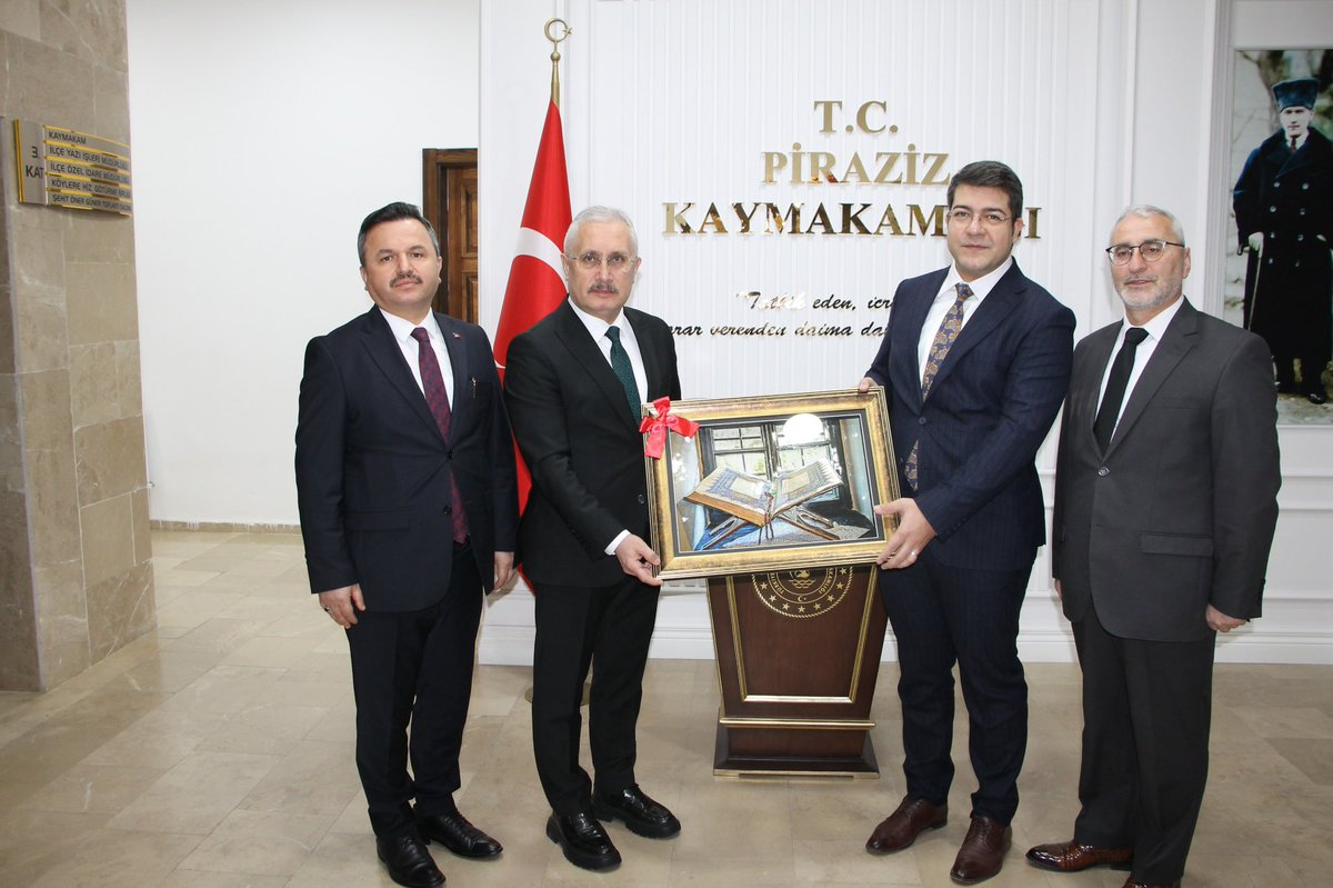 Millî Eğitim Bakanlığı Personel Genel Müdürü Sayın Bülent Çiftçi, Strateji Geliştirme Başkanı Sayın Ercan Türk, İl Millî Eğitim Müdürü Sayın Özgür Tokgöz ve İlçe Millî Eğitim Müdürü Sayın Yunus Aydın, Kaymakamlığımızı ziyaret ettiler.

Nazik ziyaretlerinden dolayı kendilerine