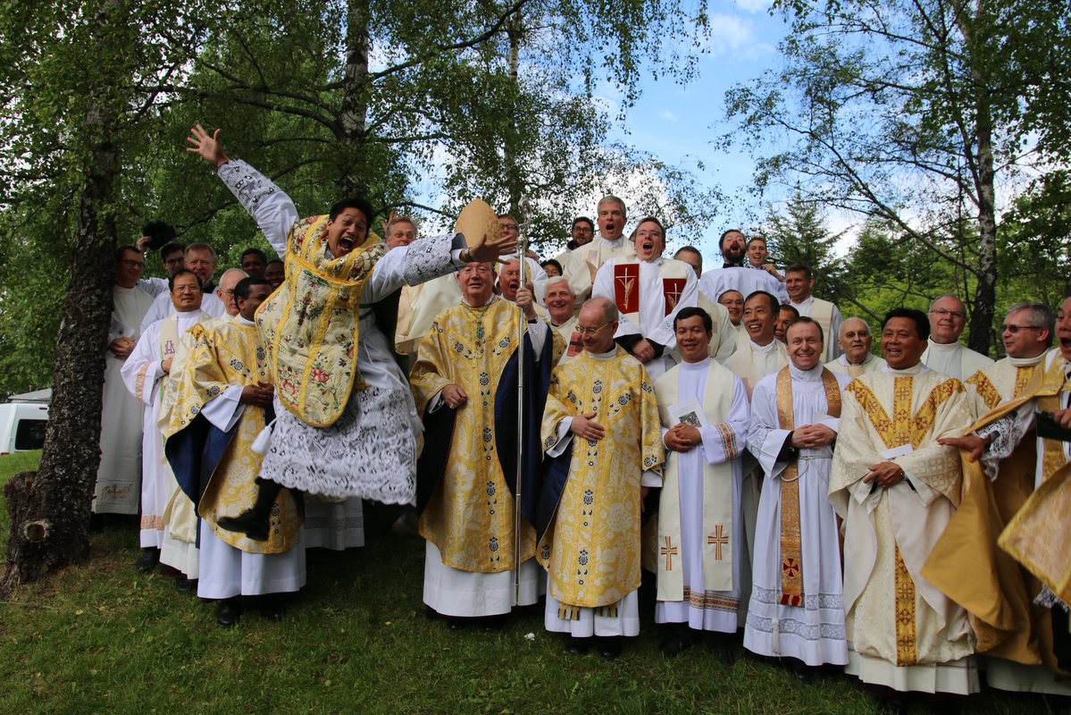 Novus Ordo Watch tweet media