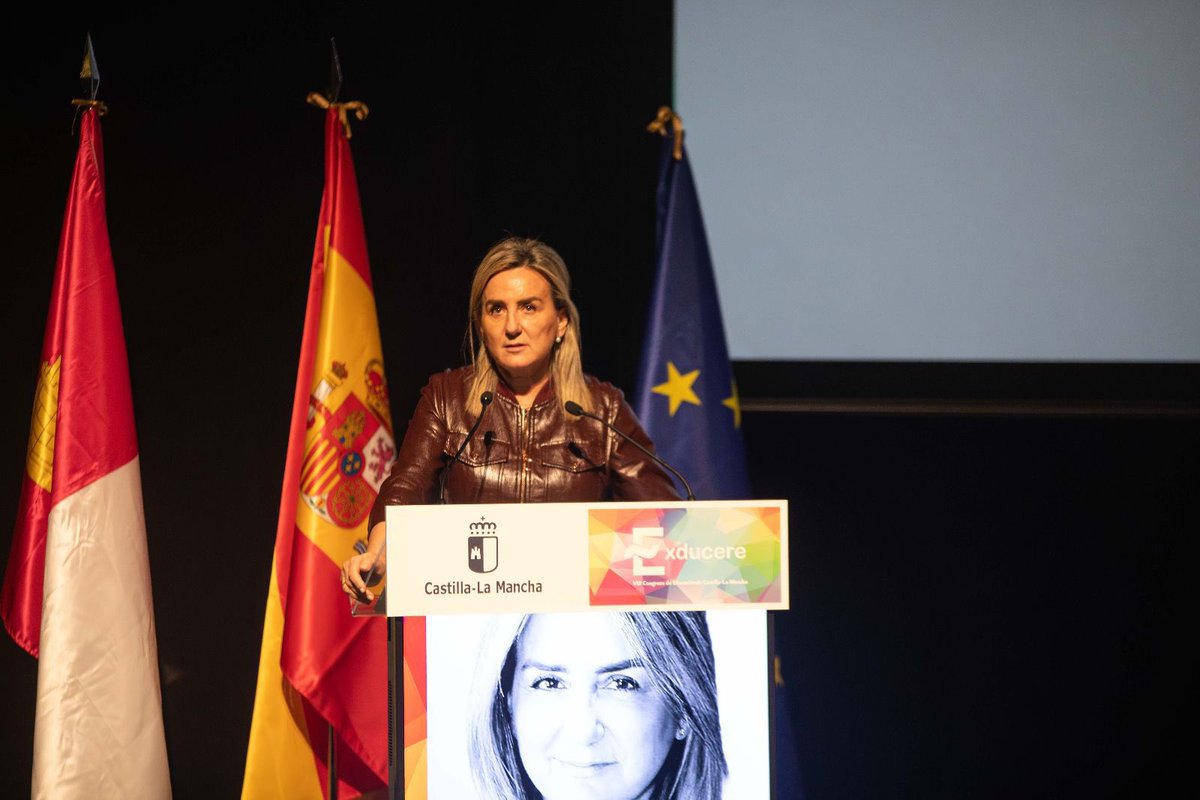 educaciongob's tweet photo. “La digitalización y la inteligencia artificial deben convertirse en oportunidades educativas”, ha defendido @milagrostolon en el Congreso de Educación Exducere 2026.

Más info👉https://t.co/U0xd0kv5Ca https://t.co/7ScNvL1OfC