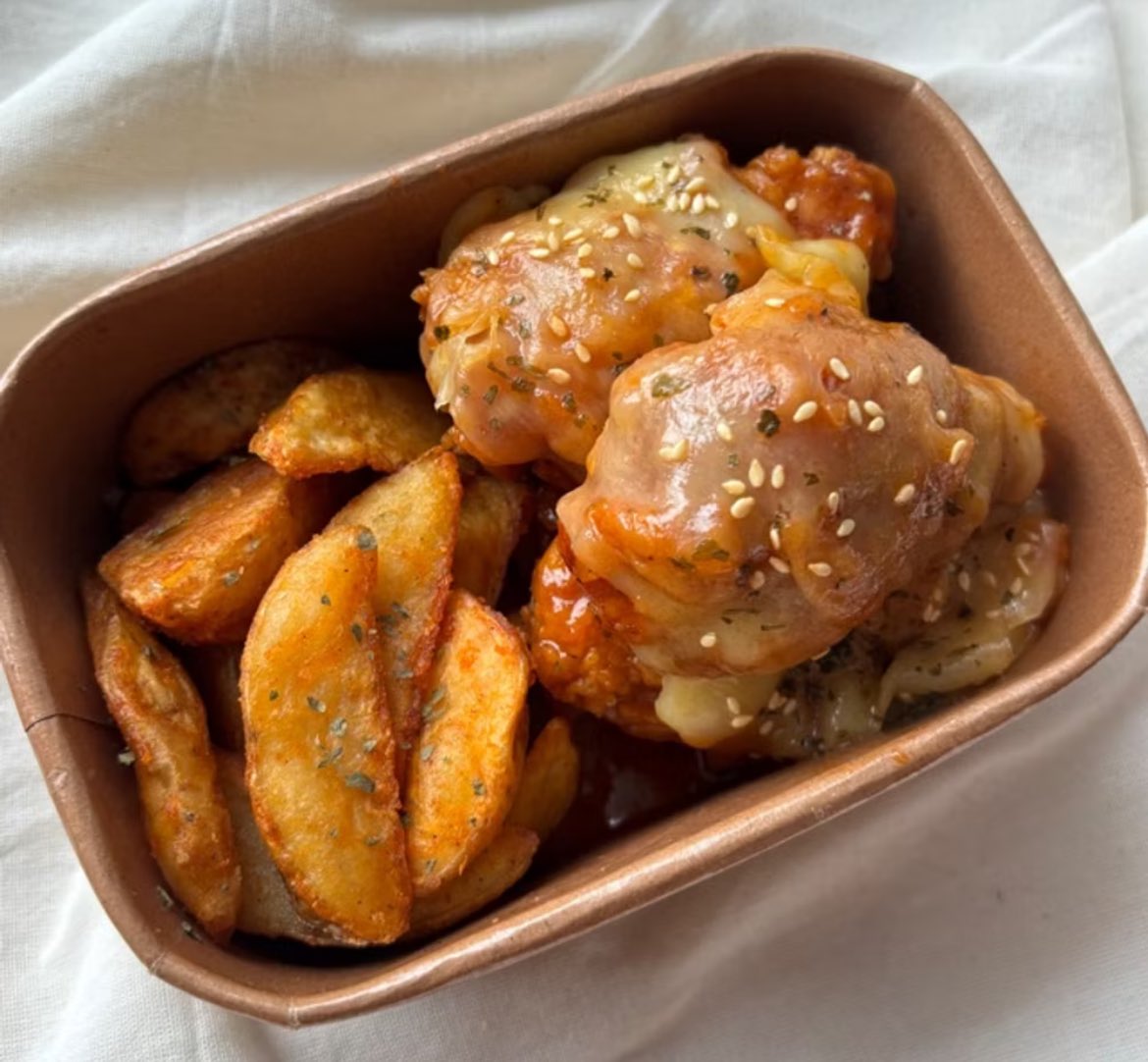 vitzneew's tweet photo. tadi gue cobain chicken wings ini di daerah depok enak bgt sihh mirip22 wingstop tp menurut gue enakan ini masa😍😋

ini linknya kalo mau coba:
https://t.co/eXQFJMbRqg https://t.co/a6JcP2THK0