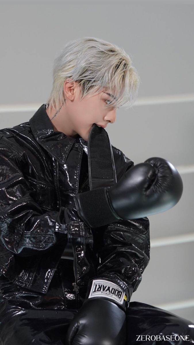 洪, Romentio. tweet media