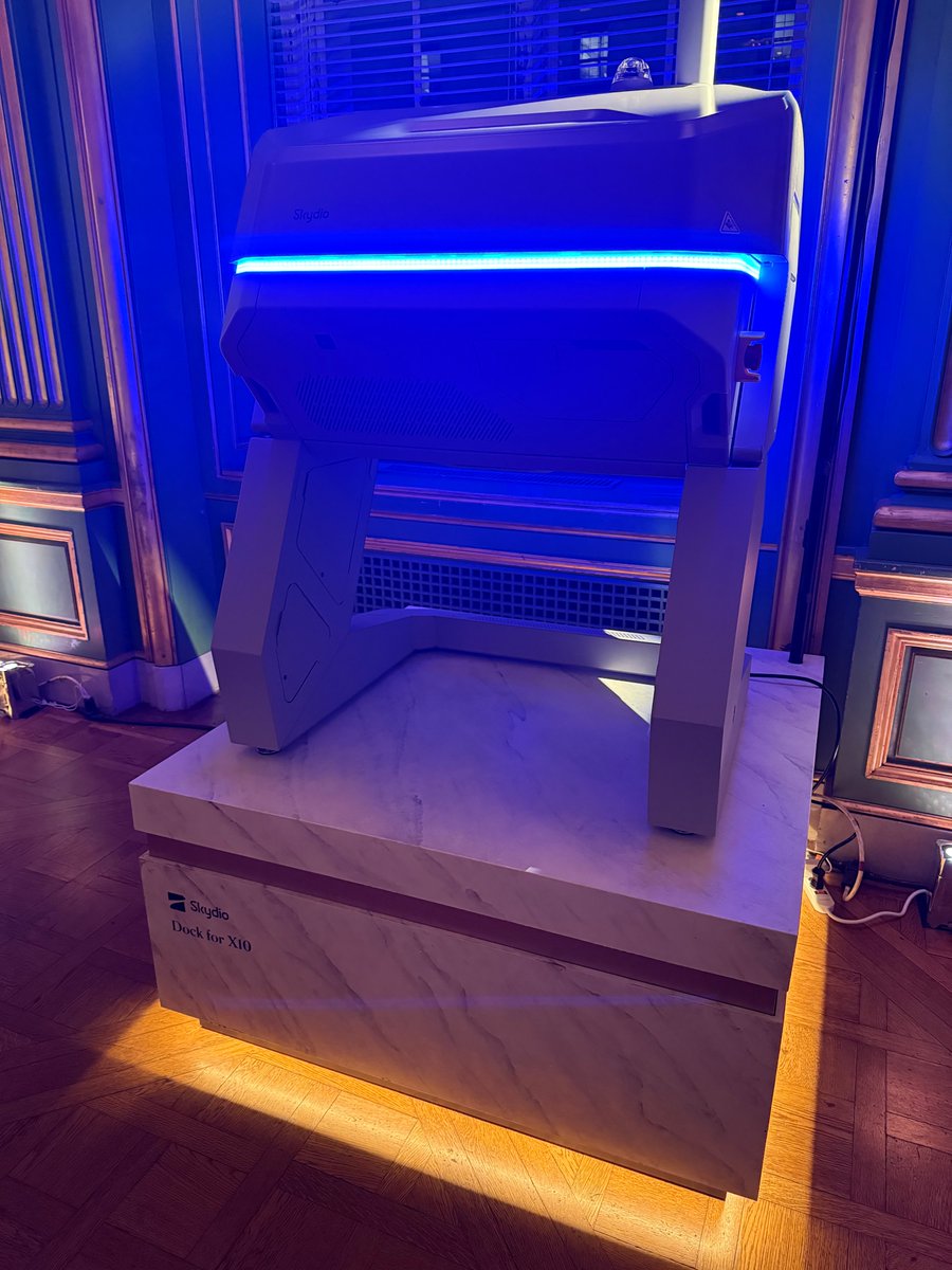 SeanCGilfillan's tweet image. Last two pics from the American Dynamism Summit. @SkydioHQ looks like a badass Robocop and its the slickest drone launcher I've ever seen. Plus @CAForever HAS to happen. Given the threat we face directly to our West, we have to build America's largest shipyard and advanced