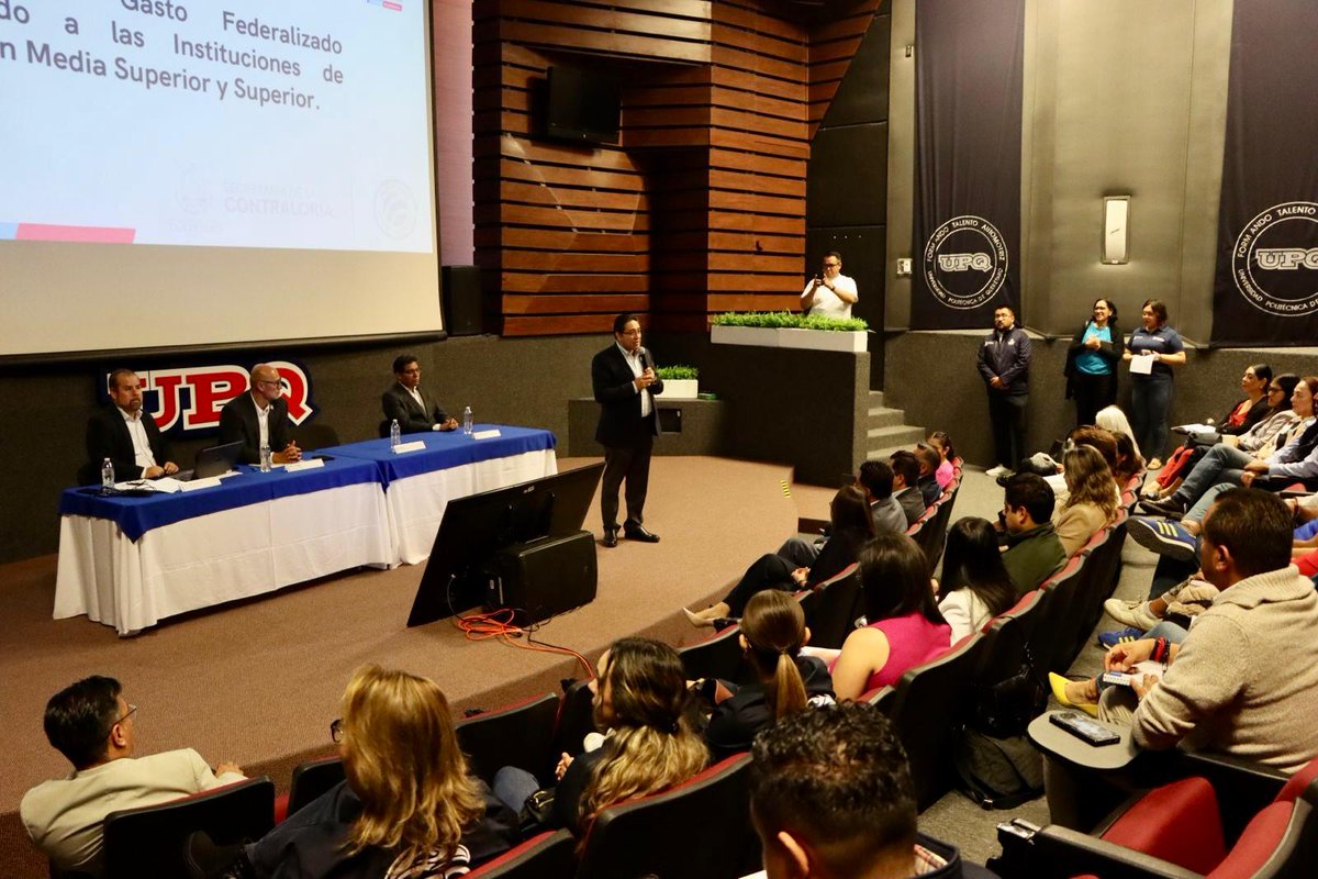 👏🏼 A fin de mantener a Querétaro con el "cero perfecto" ante la ASF, el contralor Oscar García González, impartió una plática sobre Gasto Federalizado, a  titulares de  instituciones de educación media superior y superior en la entidad y de los  OIC. #AquiContigo #JuntosAdelante