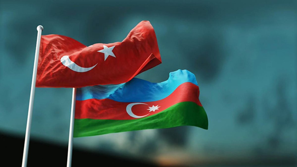 Gizem_1938's tweet photo. Bizim için kardeşlik haritada çizilen sınırlar değildir.
Biz Azerbaycan’ı, Azerbaycan Türklerini kardeş bilir severiz.
Bizler Elçibey'in gardaşlarıyız.
#SoydaşınaSahipÇık https://t.co/n7Ct56agX8