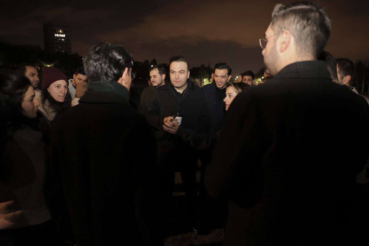 📍ODTÜ🙋🏻‍♂️

Türkiye’nin hikayesinin, gençliğinin ve fikir tartışmalarının parçası Devrim’deyiz.

İşte bu günler ise bir devrimin evvela bir devrimi devirdiği günler…

Ve bizler bunu RECEP TAYYİP ERDOĞAN’a borçluyuz!