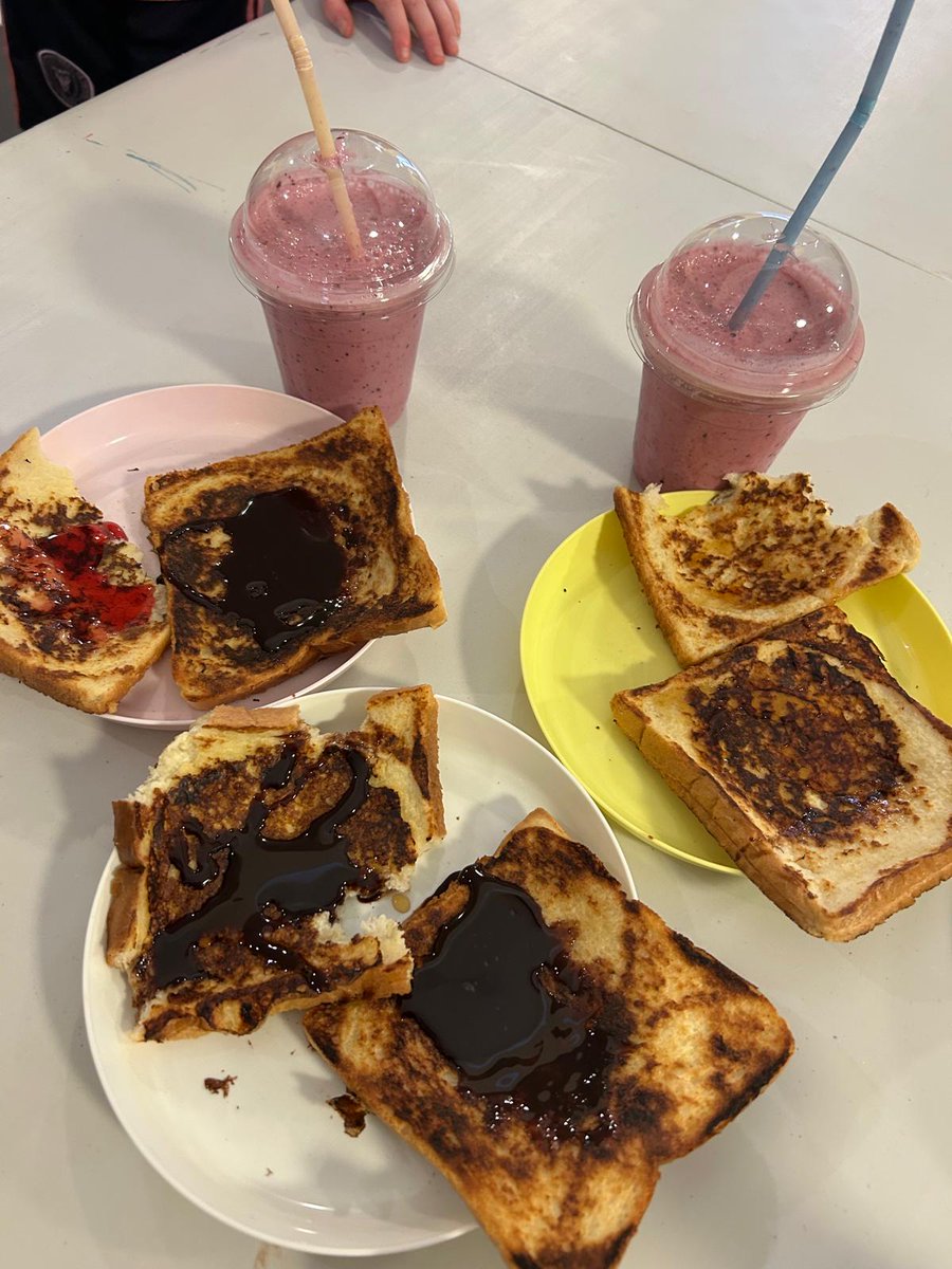 Gaelscoil Bhrian Bóroimhe tweet media