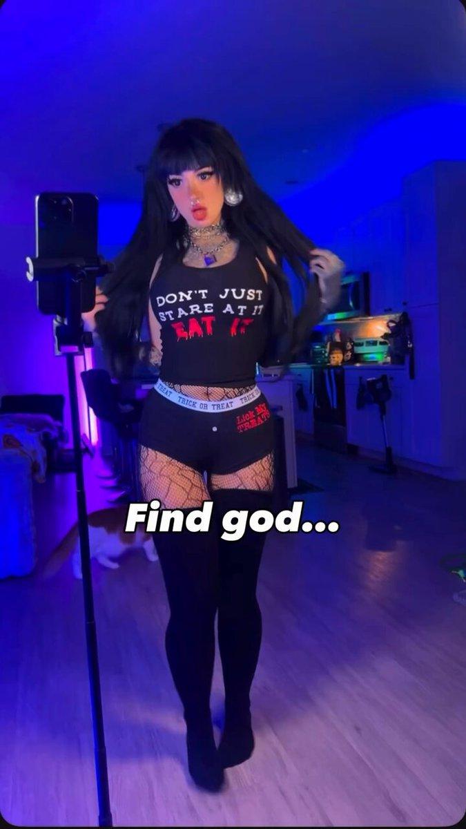 ZoeClark1573811's tweet photo. Have you heard about our lord and savior goth chicks in fishnets?
.
.
#gothic #relatablereels #alternative #alternativemakeup #goth #gothgirl #gothmakeup #cosplay #nuncosplay #halloween https://t.co/8rHEPI5AwE