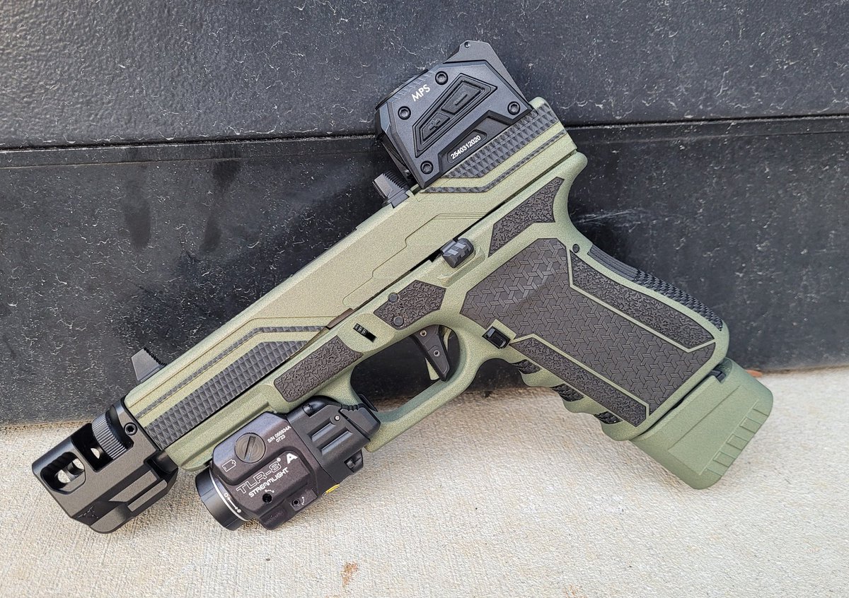 Florida Mane 🏳️‍🌈 tweet media