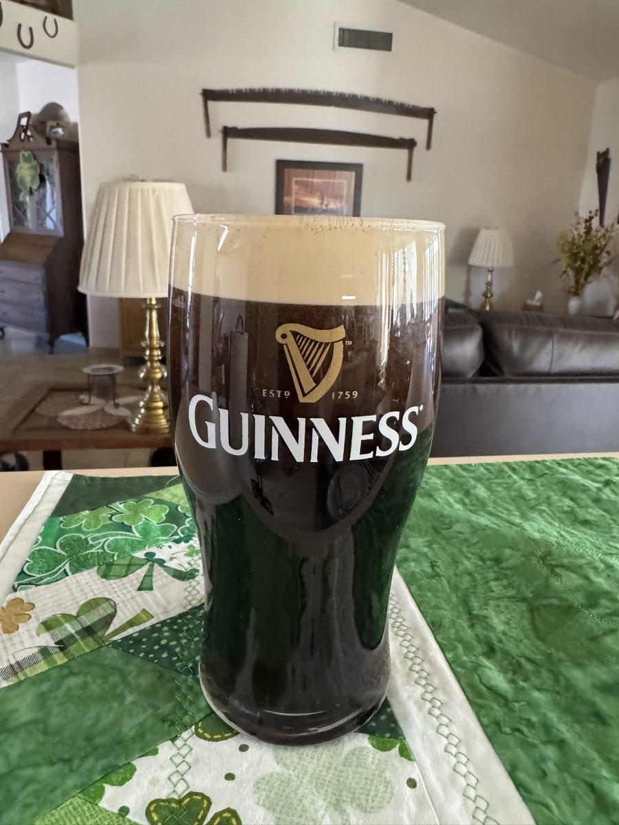 50yrstrongman's tweet photo. Cheers to Friday! Stay safe all! @PintsBeauty @PintsO_Guinness #guinness #fridaypints https://t.co/tJGtLwC77G