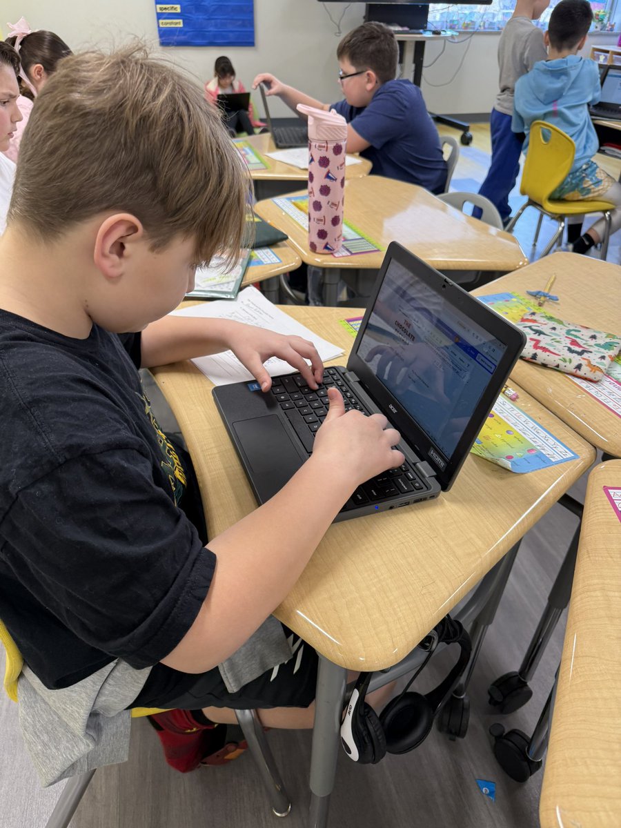 Courtney Rua tweet media