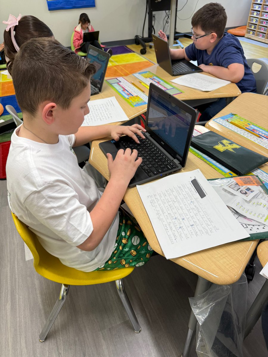 Courtney Rua tweet media