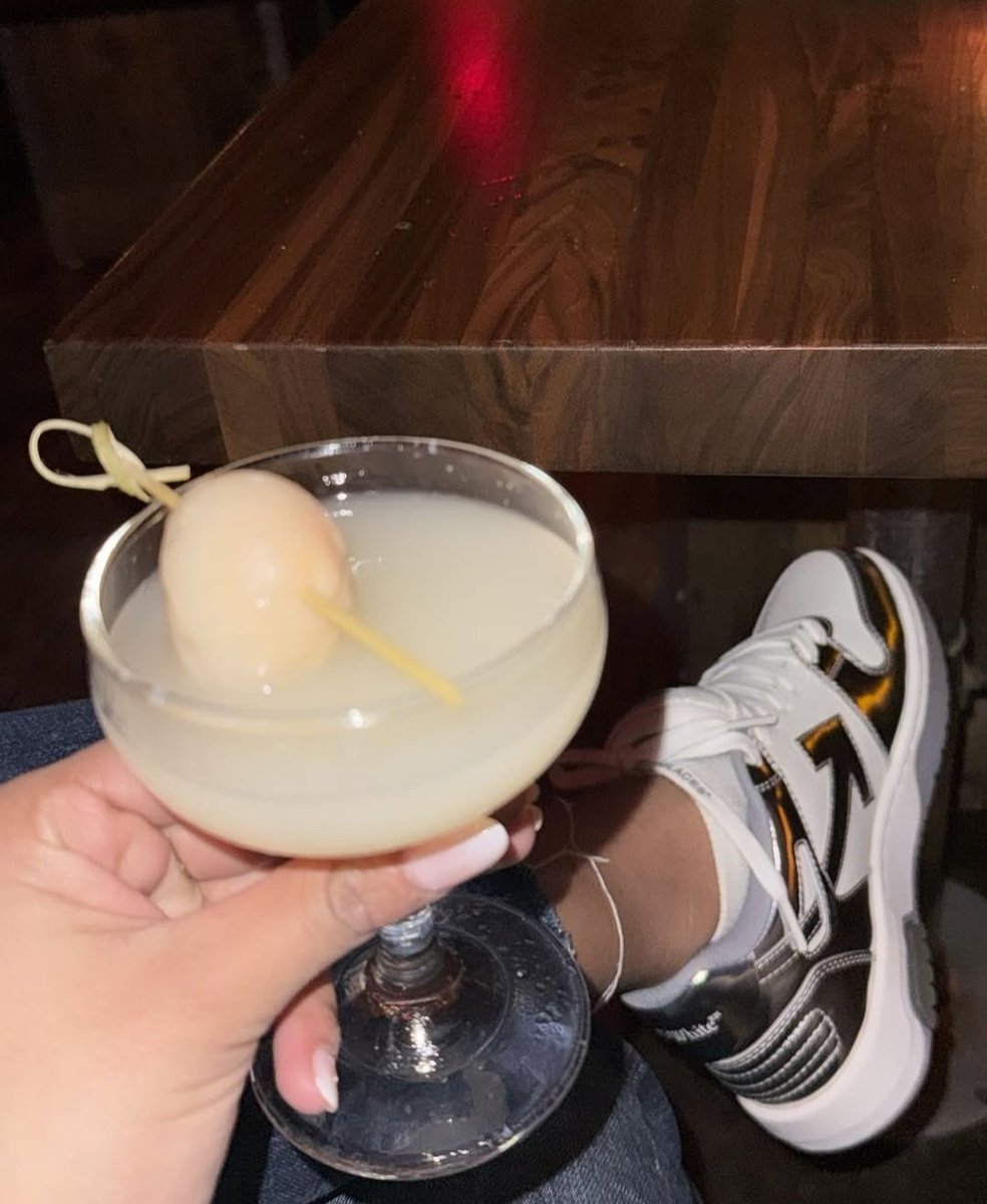 CindyDiaz36032's tweet photo. Manejando la tranquilidad..  💘✨🍸
#mydate https://t.co/3CcCX7Op5H