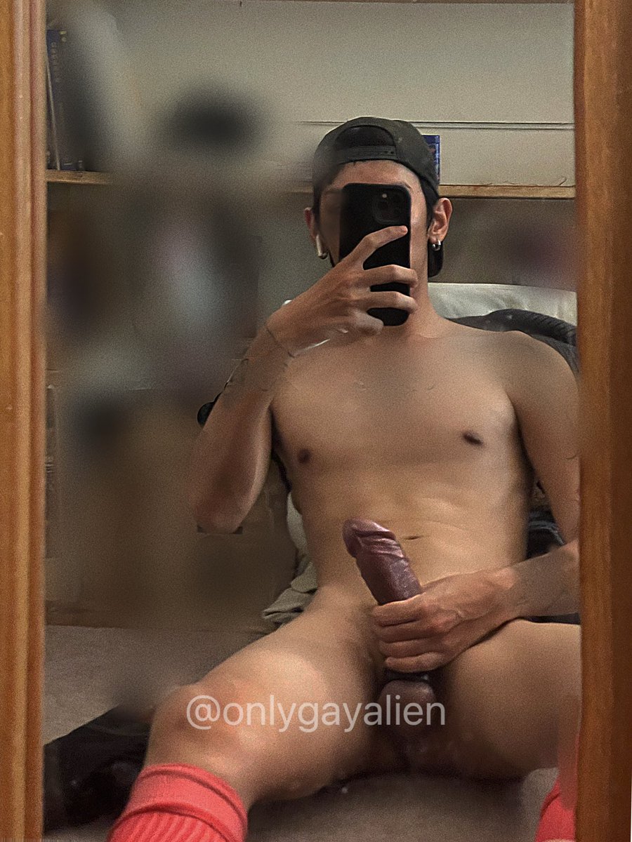 gayalien tweet media