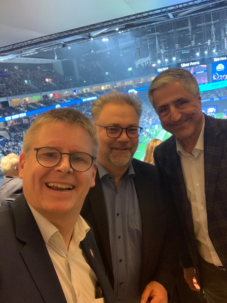 TobiasDollase's tweet image. Begeisterung pur für den #Sport und wieder ein sportlicher Höhepunkt #ISTAF #Indoor #Leichtathletik @uberarenaberlin; tolle Werbung für #Olympia und #Paralympics in #Berlin @sportDland #OlympiaBerlin #berlingewinnt.