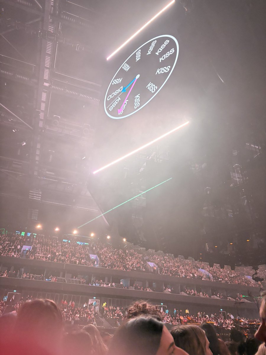 insane night #harrystylesono 🪩💖