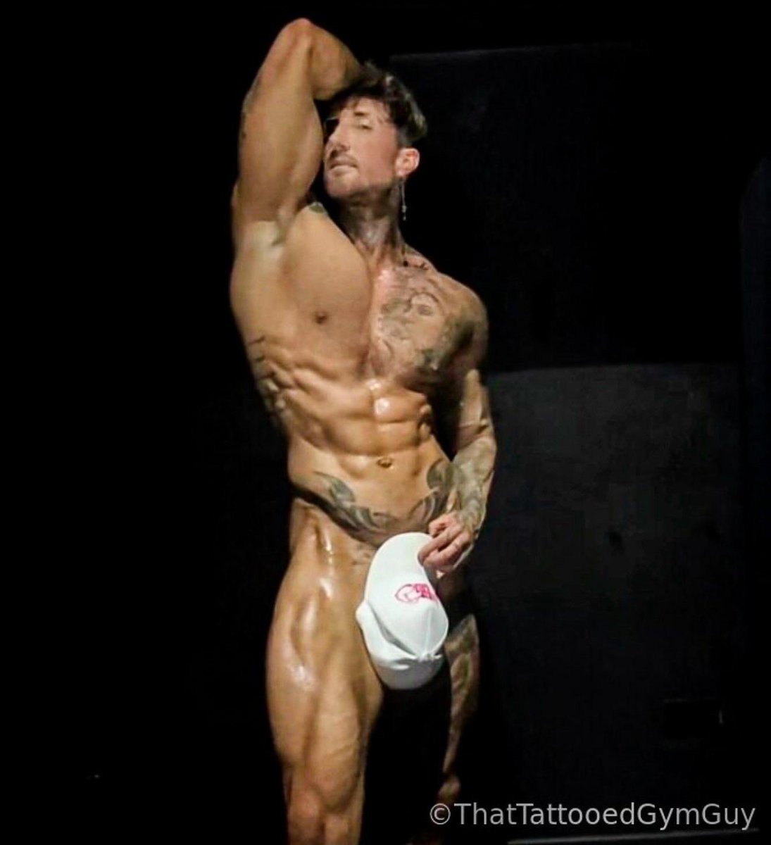 TTGG_official's tweet photo. What are you touching first 😈 #thattattooedgymguy #tattoos #muscles https://t.co/88KDeHOgQP