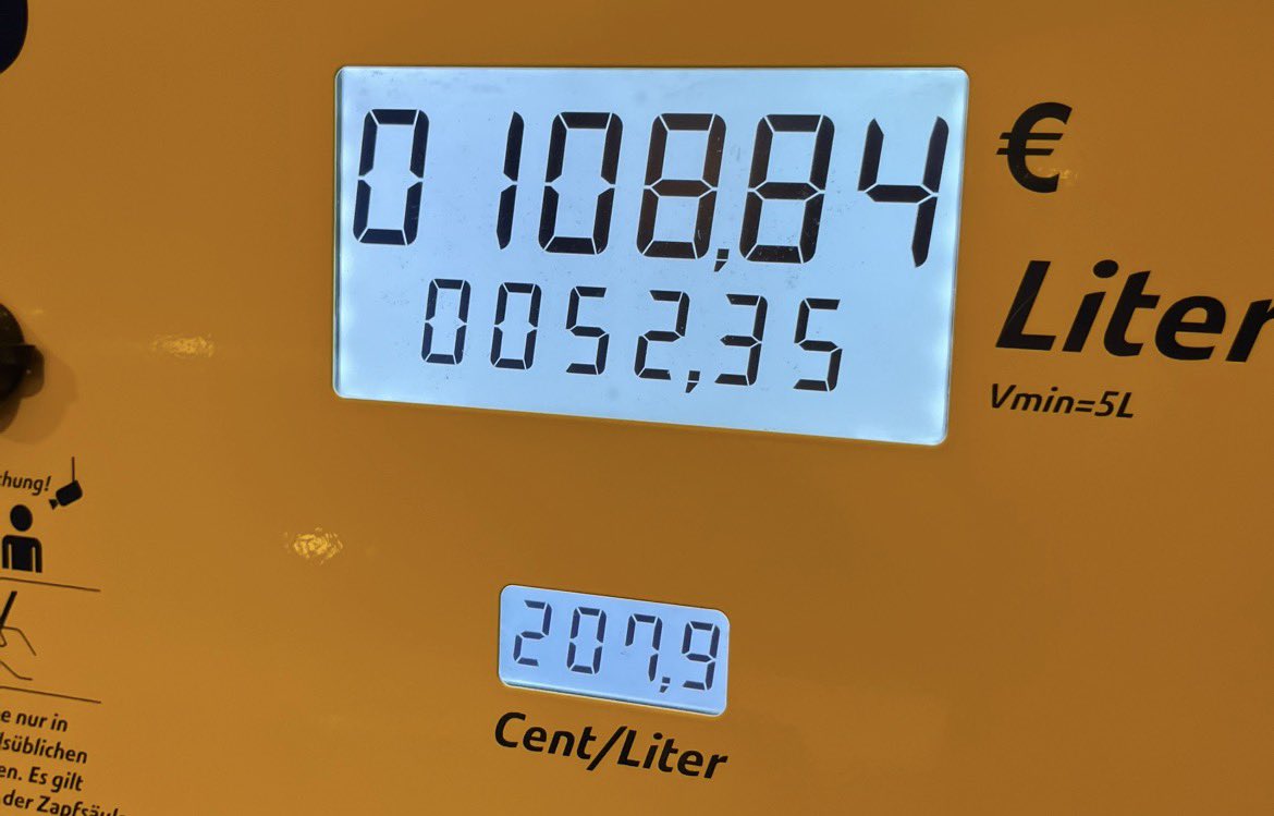 sparbuchfeinde tweet media