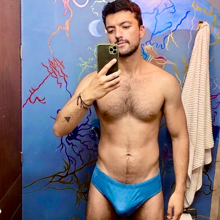 Que rico es bañarse cuando llueve.